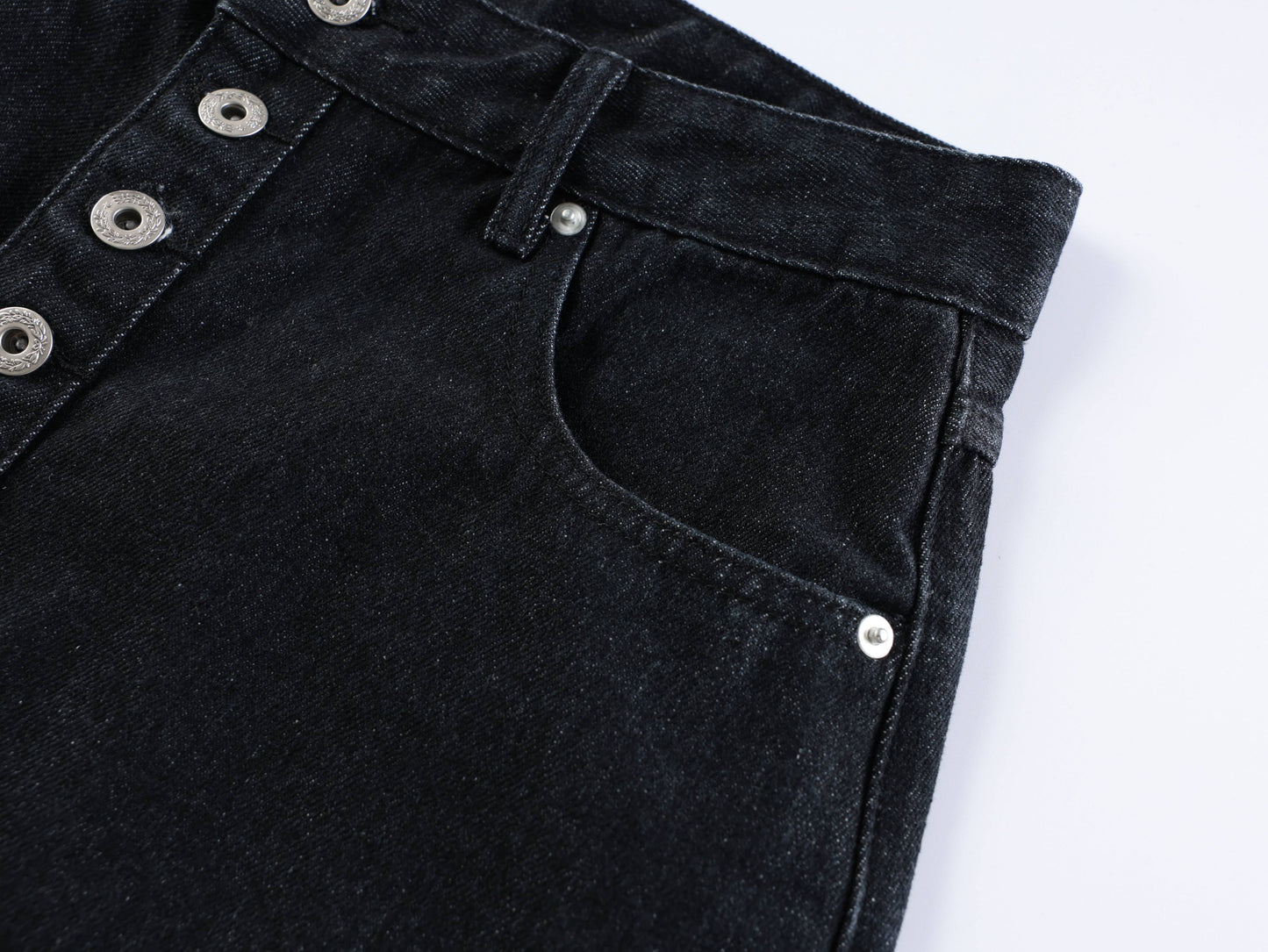 CapCabin “Arc Button Wide Denim Shorts”