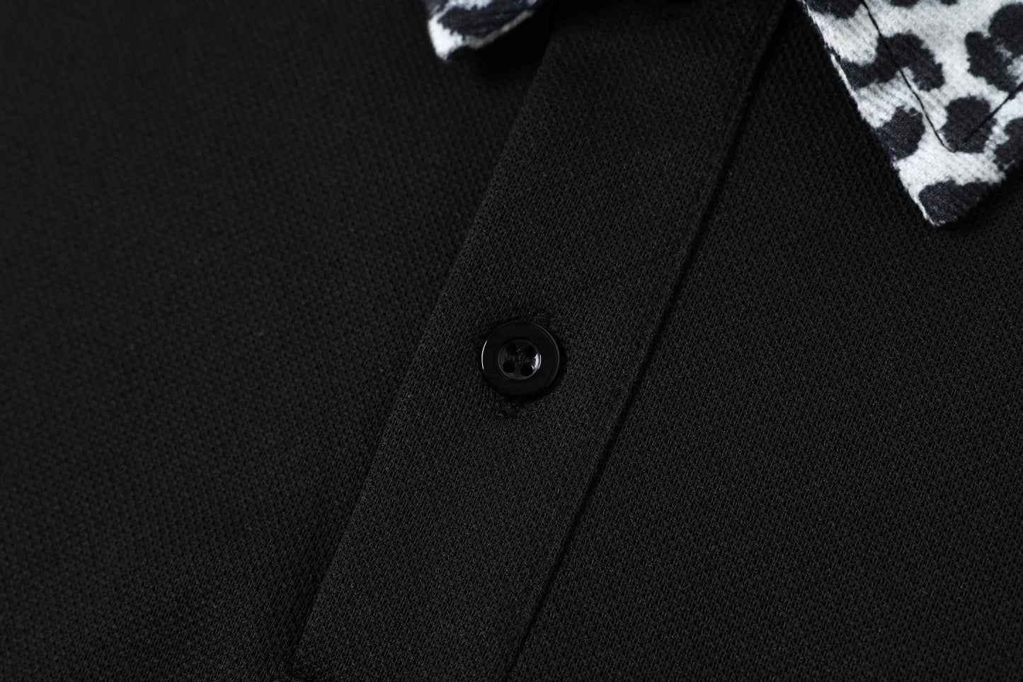CapCabin “Leopard Cross Graphic Polo”