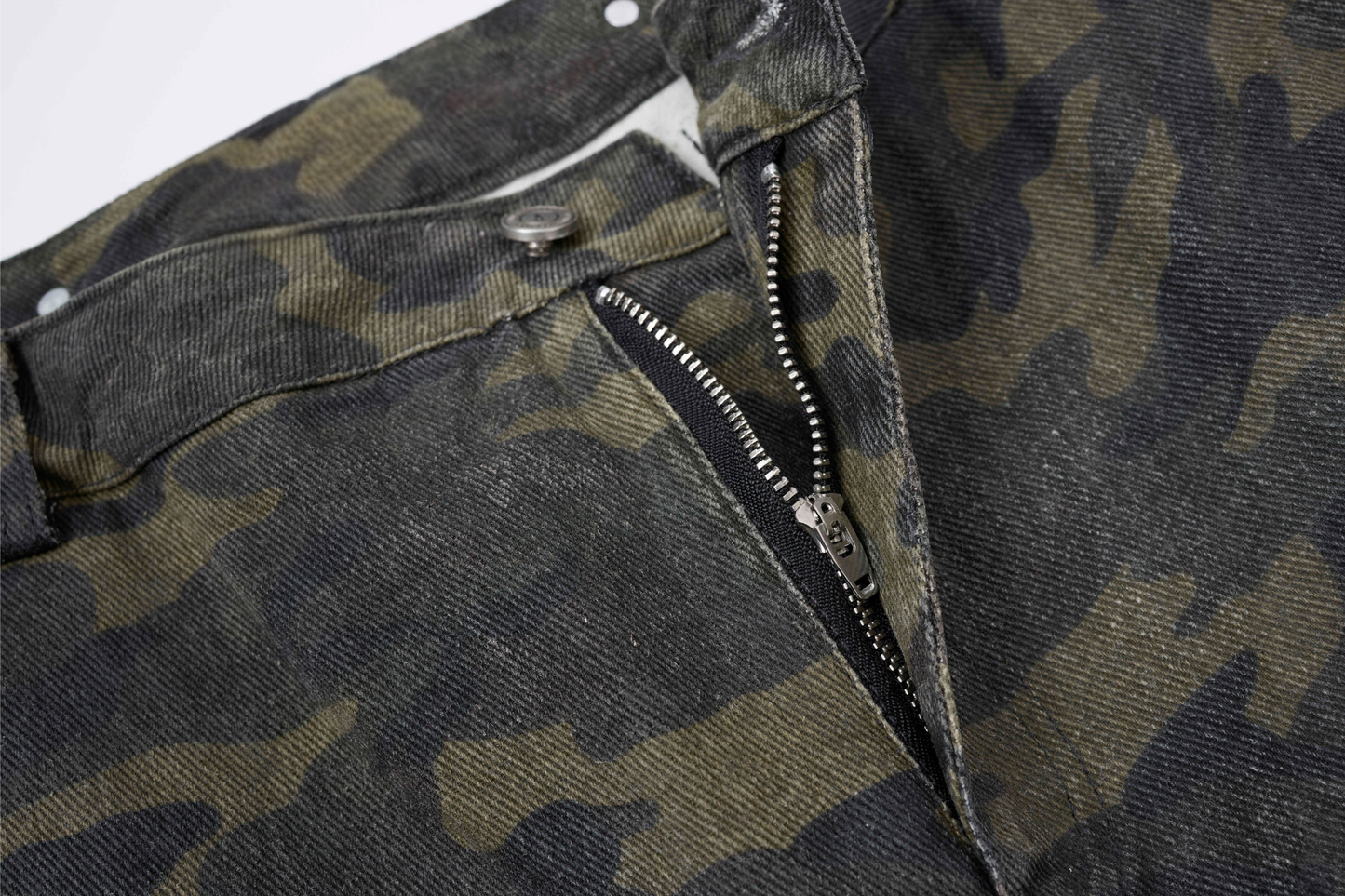 CapCabin Camo Wide-Leg Cargo Pants