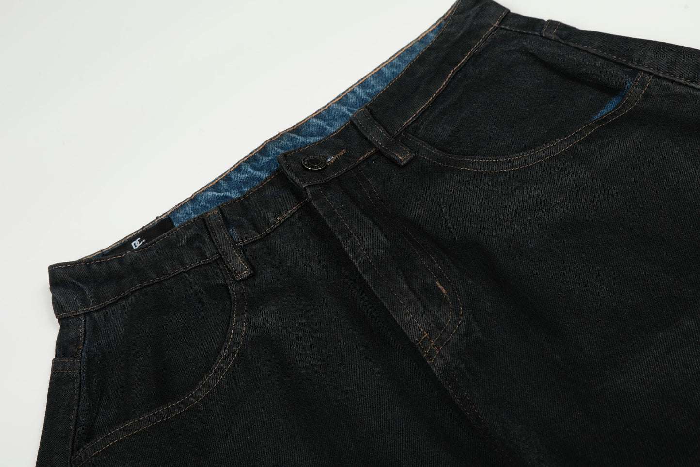 CapCabin Minimal Curved Denim Pants