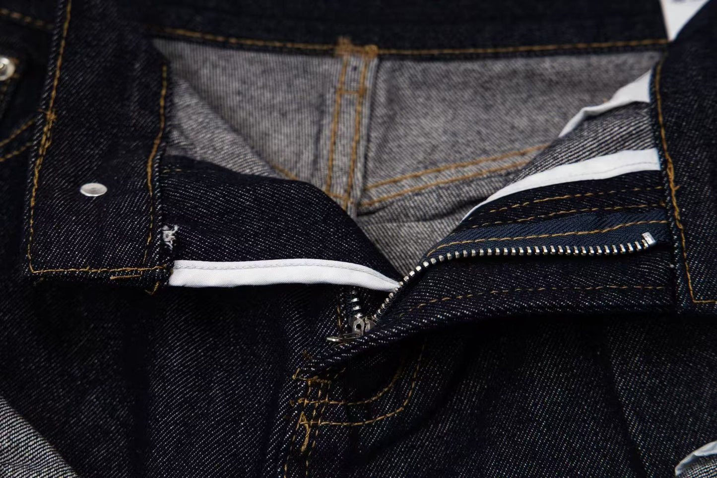 CapCabin “Double Waist Panel Denim Shorts”