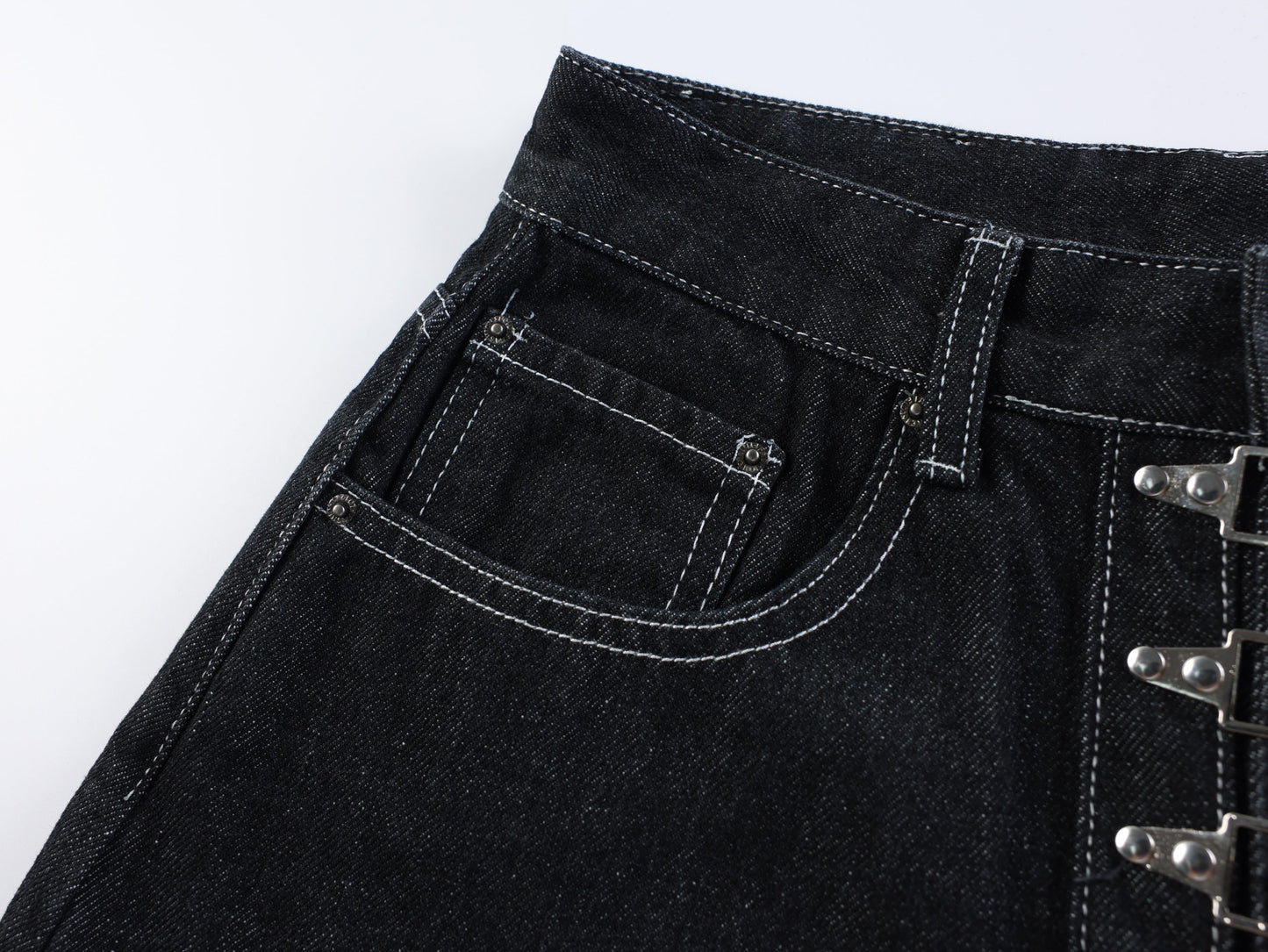 CapCabin Wide-Leg Buckle Denim Shorts