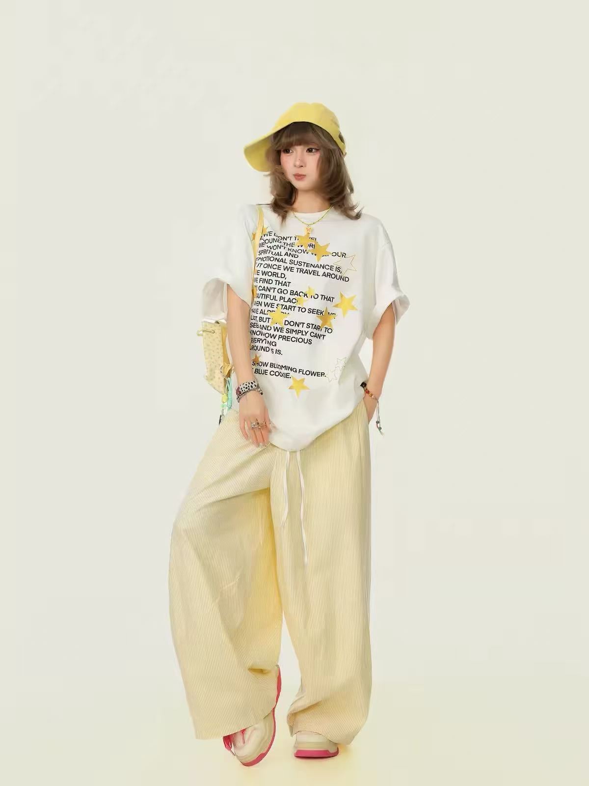 CapCabin Women's Oversized Star Graphic T-Shirt