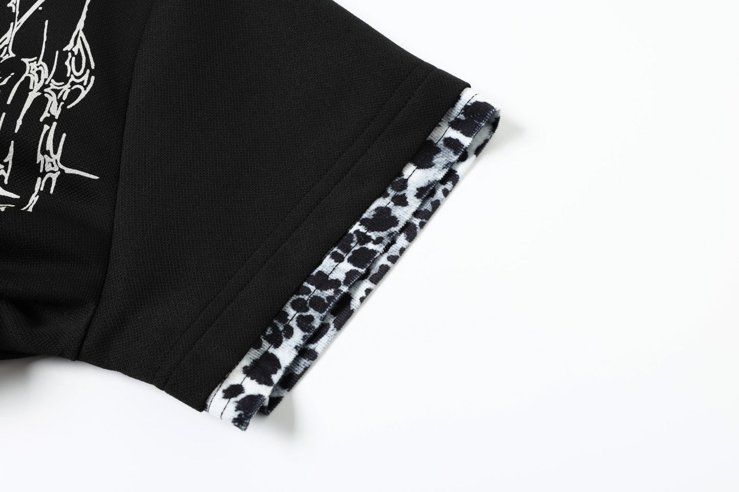 CapCabin “Leopard Cross Graphic Polo”