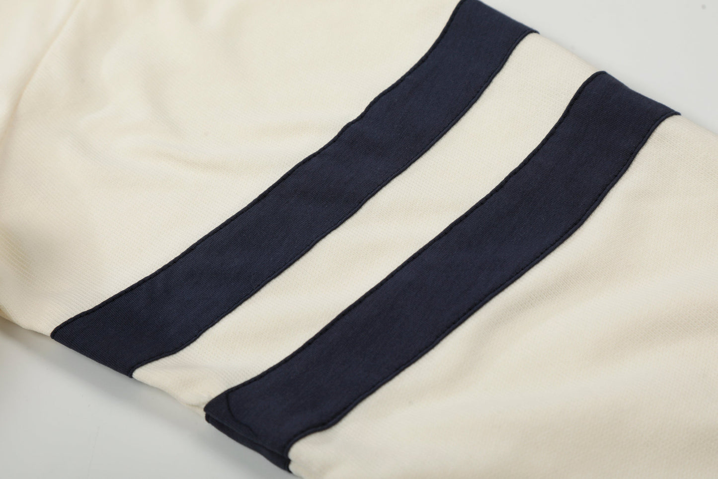 CapCabin Vintage Graphic Long Sleeve Tee