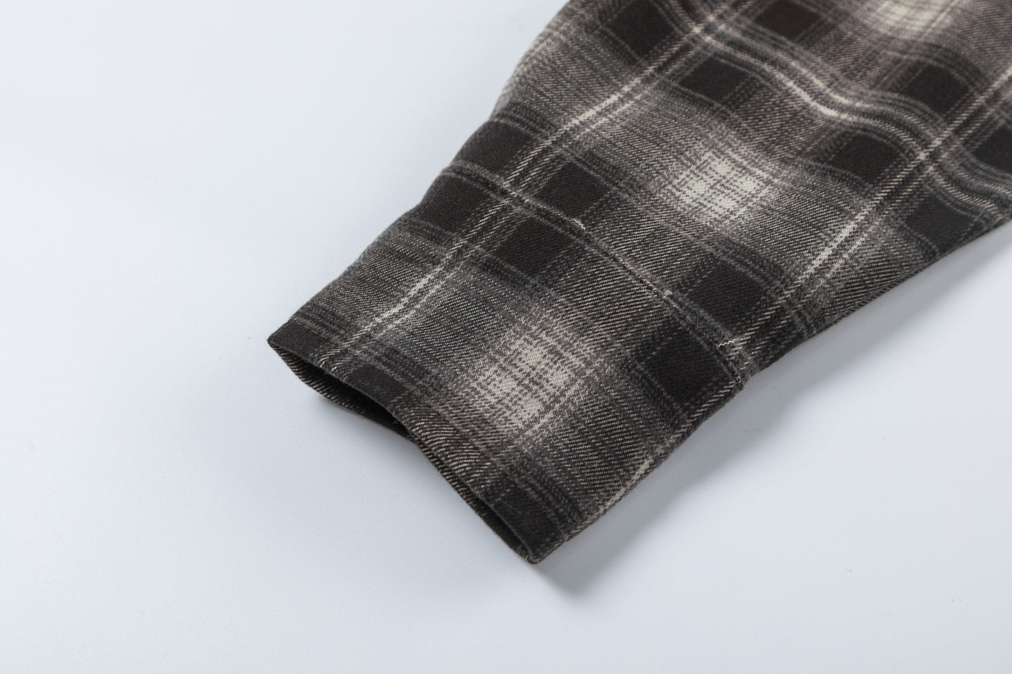 WELLDONE Split Plaid Overshirt