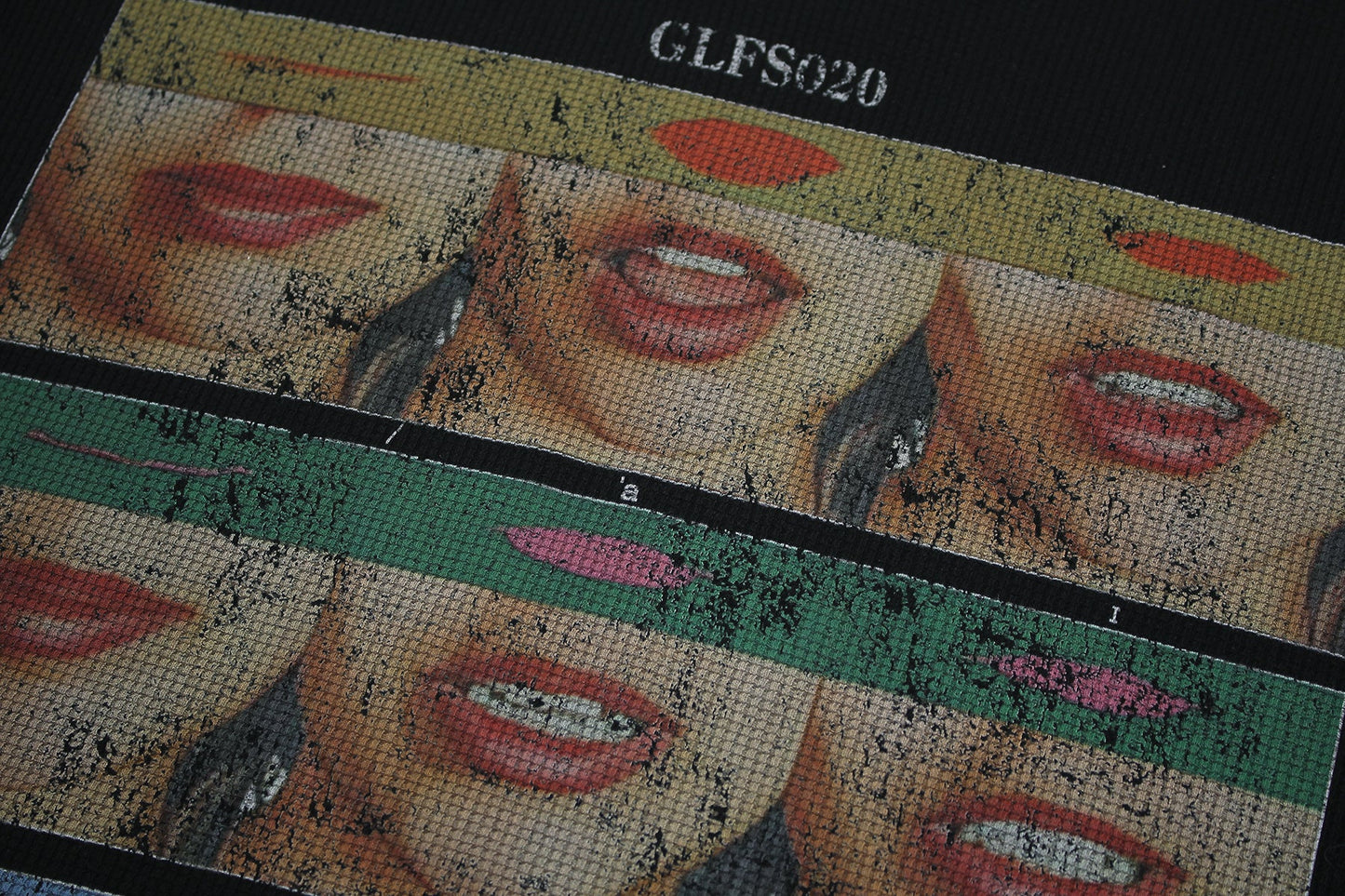 CapCabin Graphic Lip Print Tee