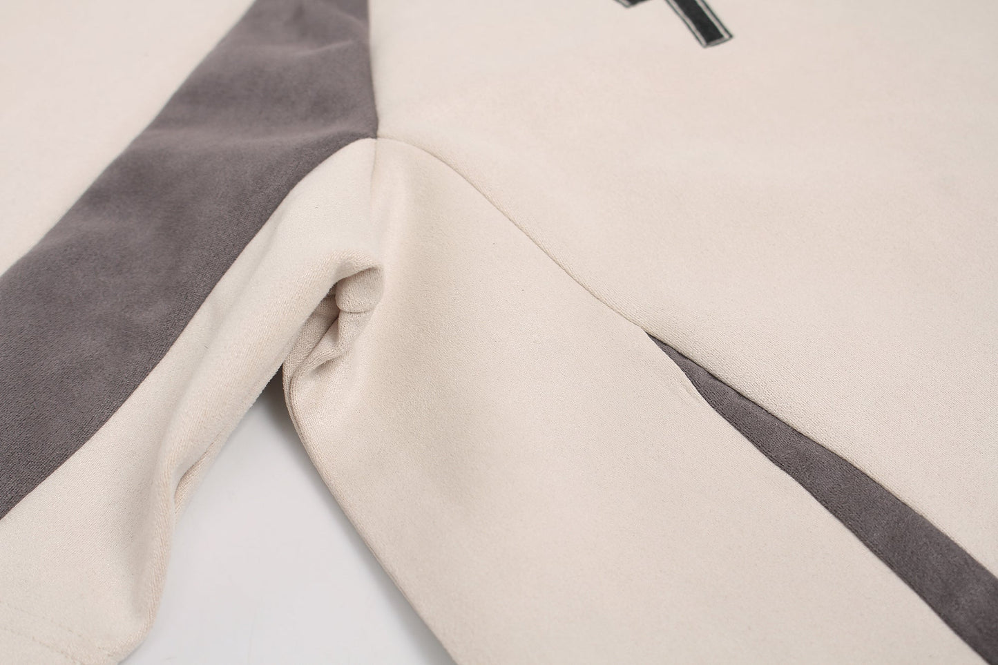 CapCabin Sport Panel Suede Tee
