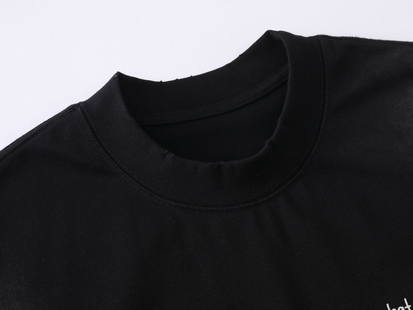 CapCabin Vintage Crest Graphic T-Shirt