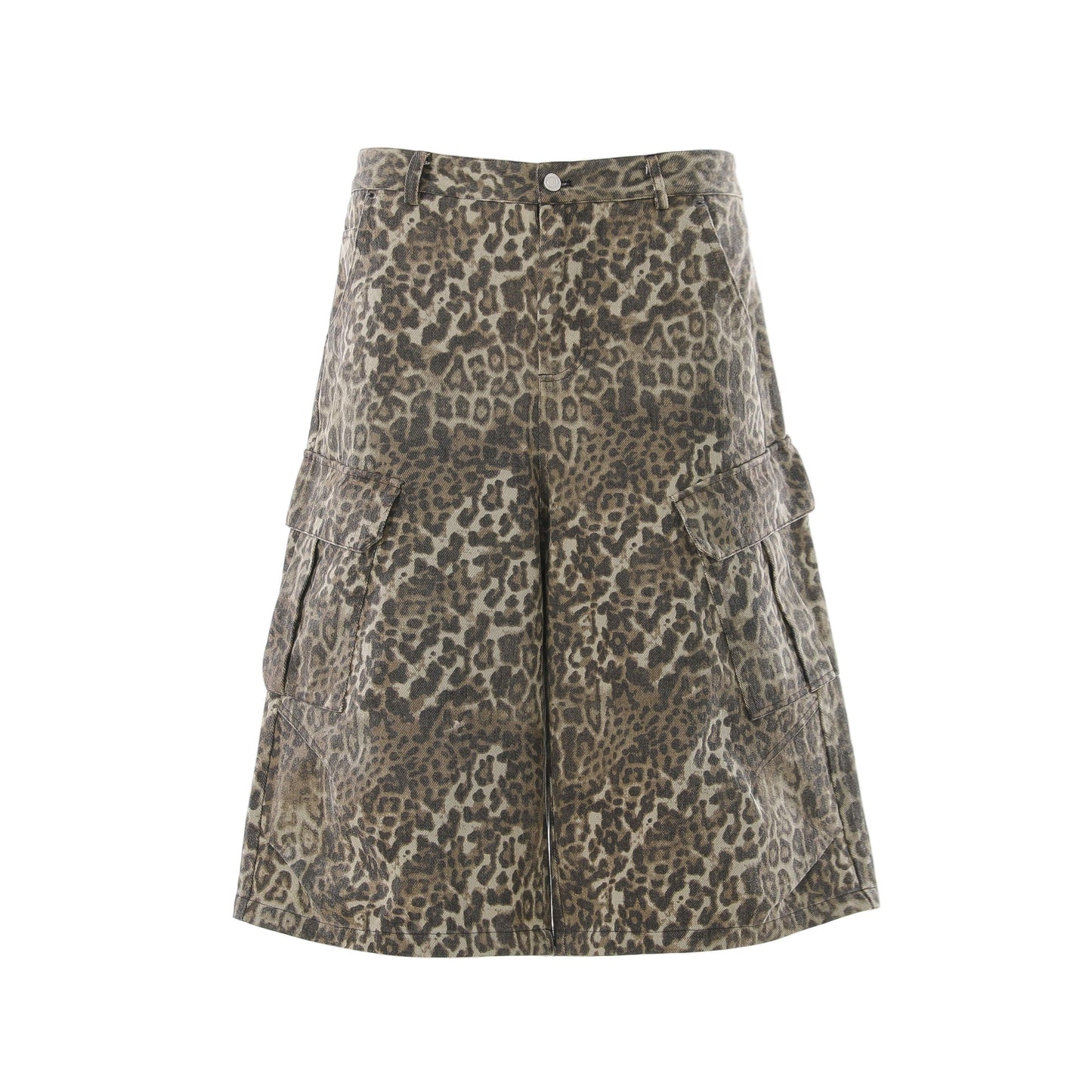 CapCabin “Leopard Cargo Shorts”