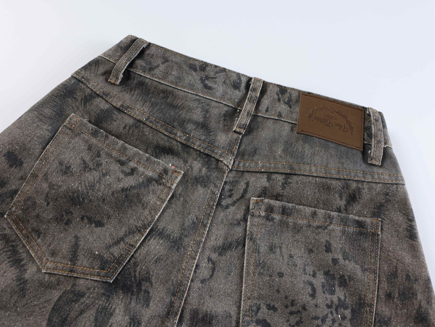 CapCabin “Shadow Predator Balloon Jeans”