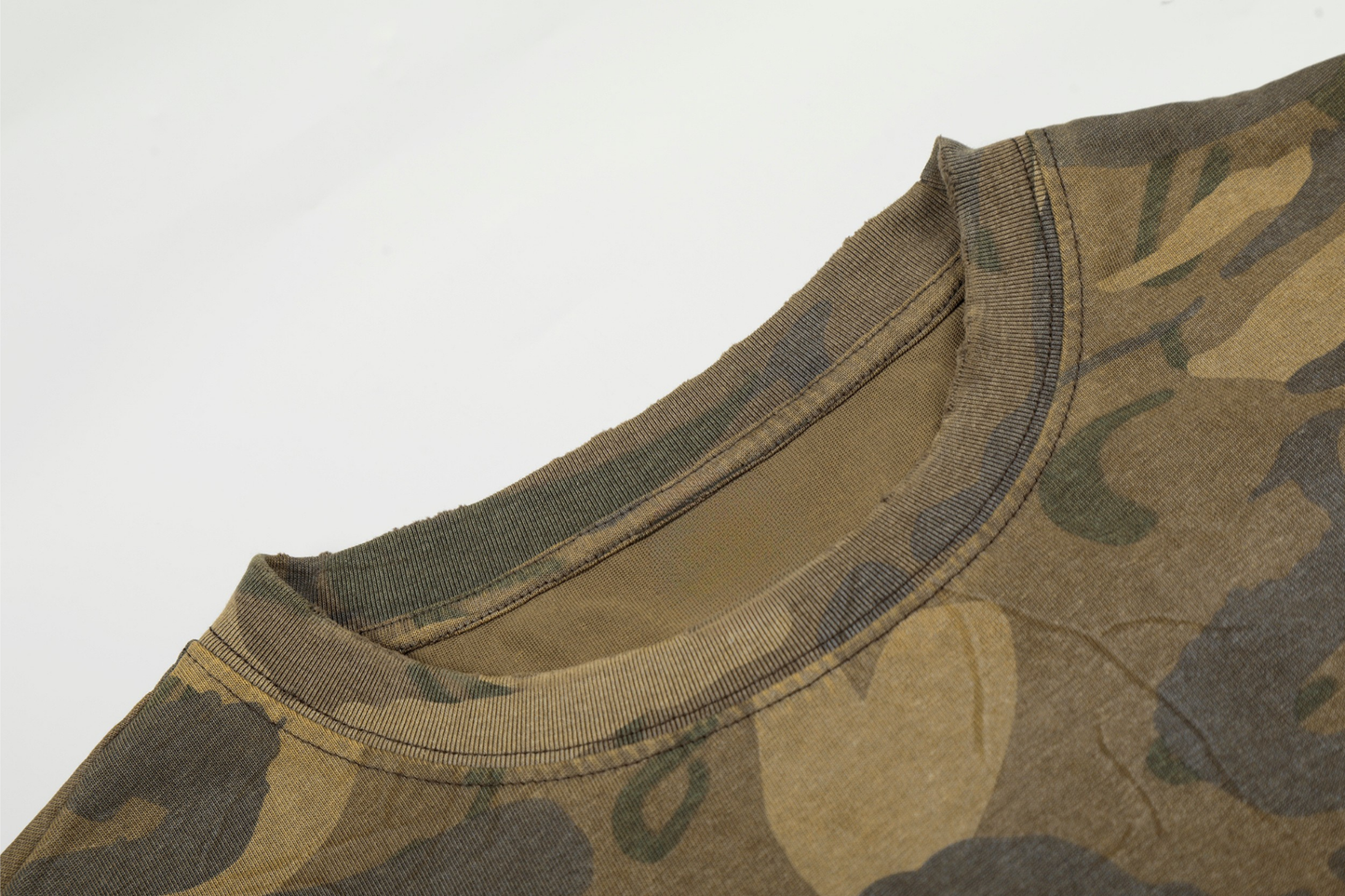 CapCabin Camo Graphic Long Sleeve Tee