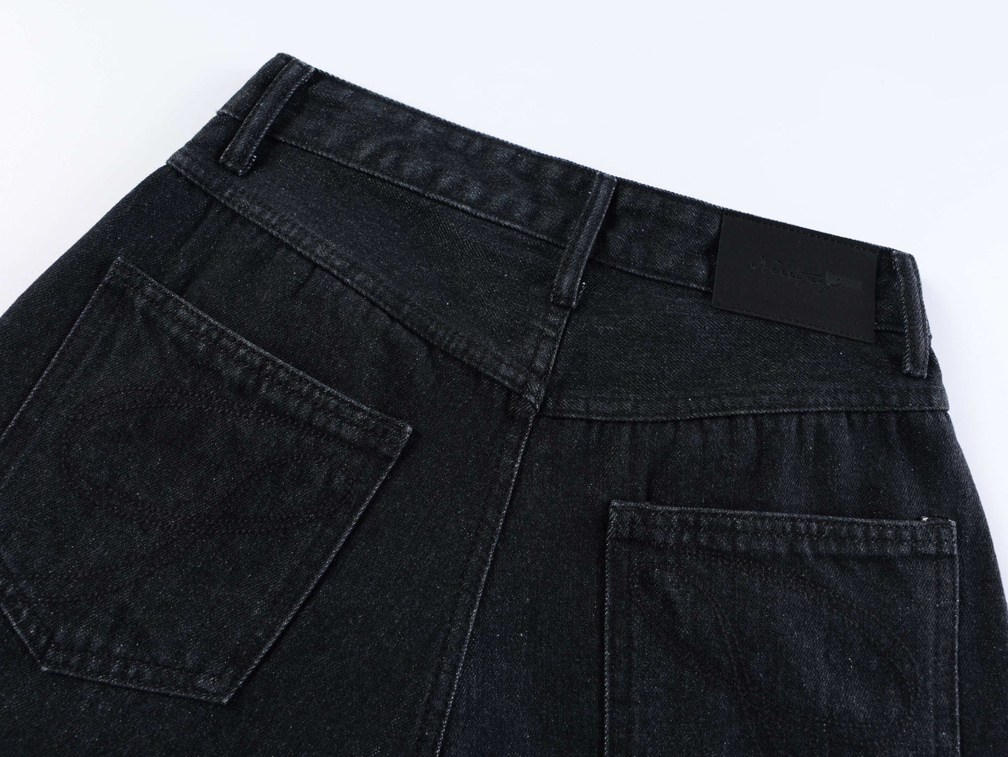 CapCabin “Arc Button Wide Denim Shorts”