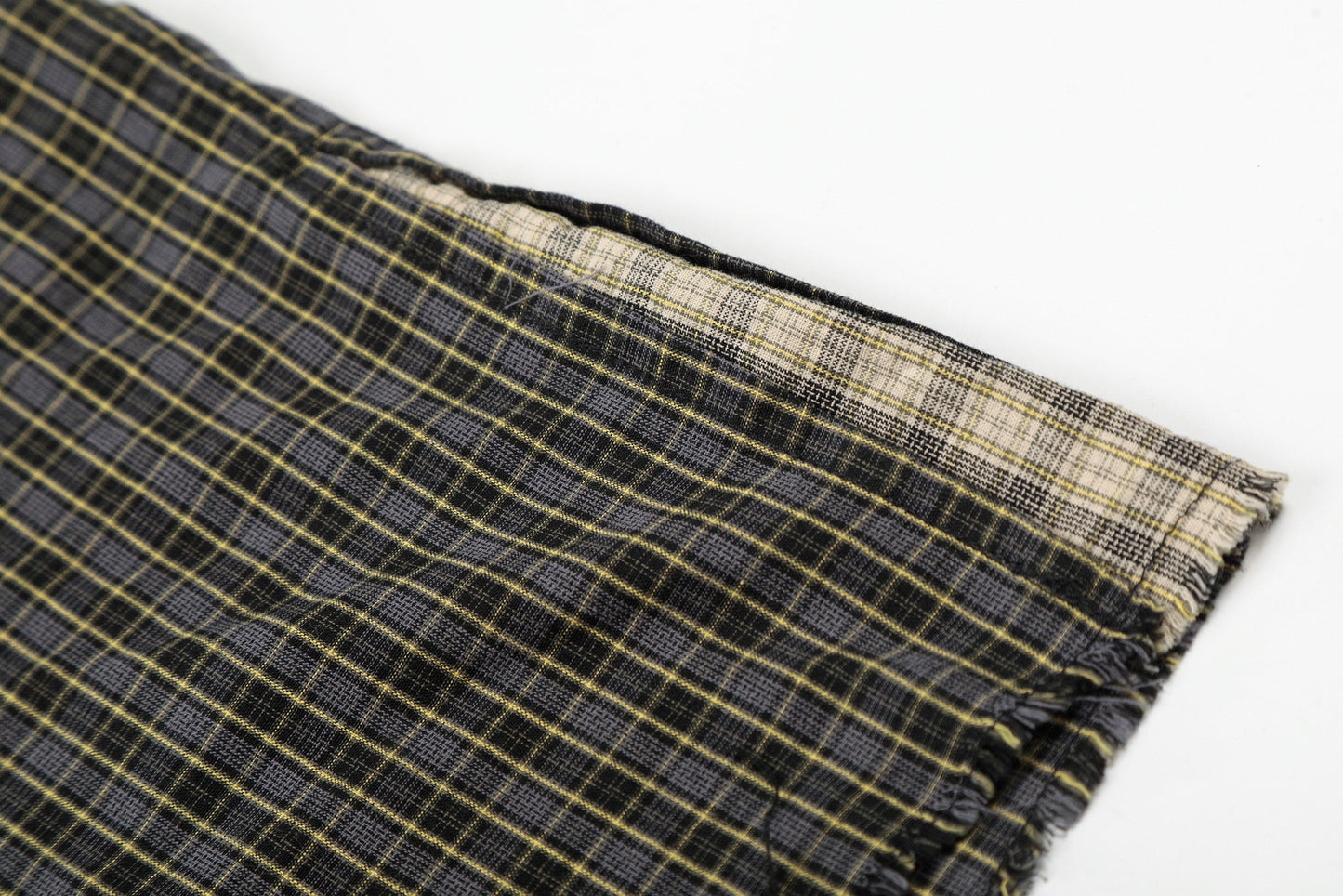 CapCabin “Gradient Check Distressed Shirt”