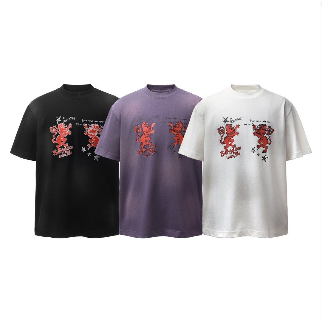 CapCabin Vintage Crest Graphic T-Shirt