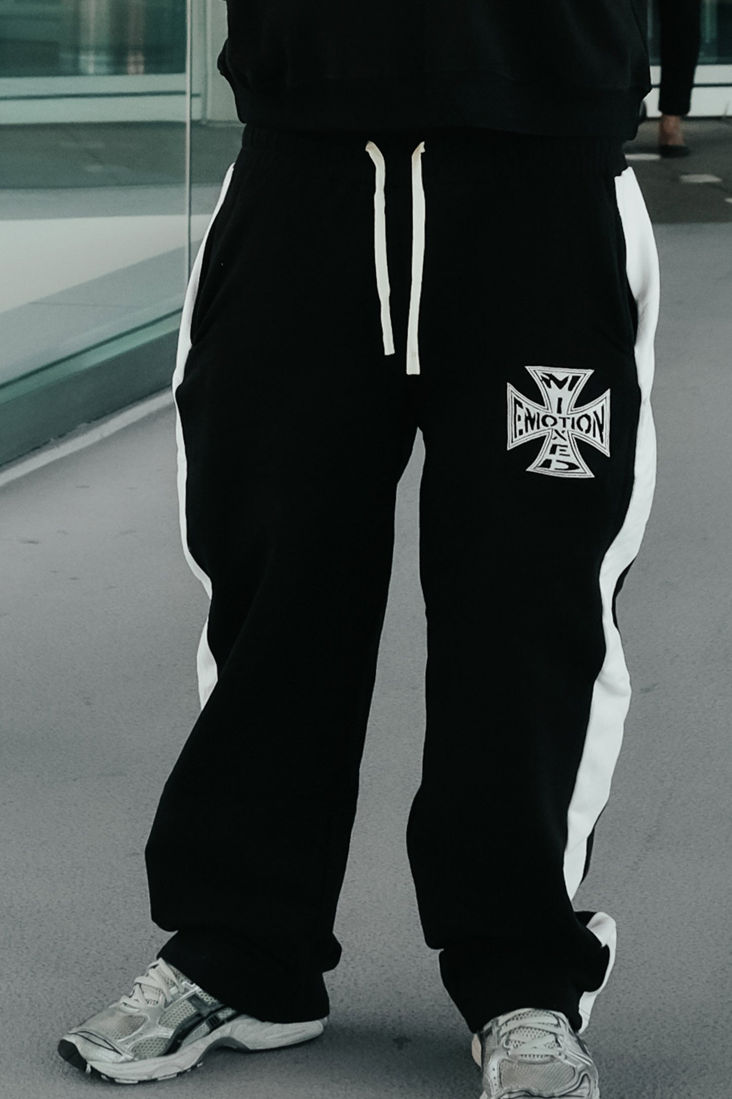 Black “Quarter” Pants