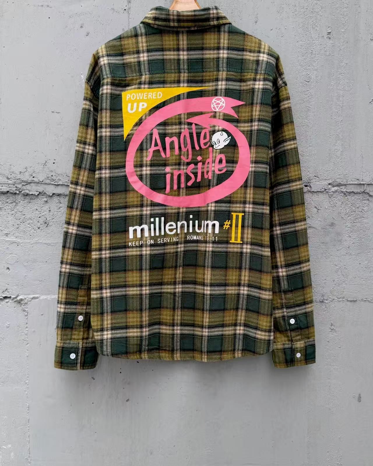 Vintage Plaid Graphic Long Sleeve Shirt