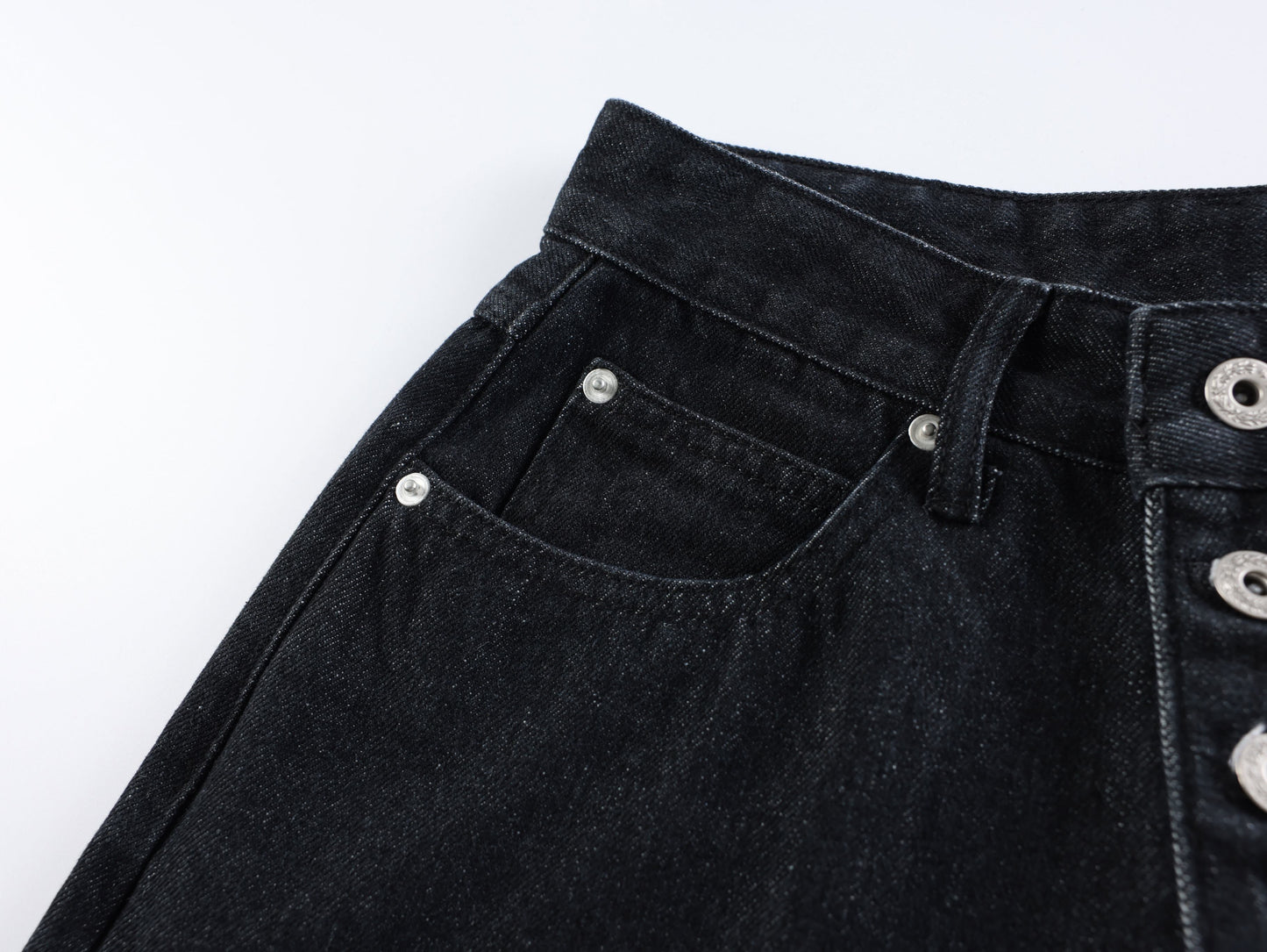 CapCabin “Arc Button Wide Denim Shorts”