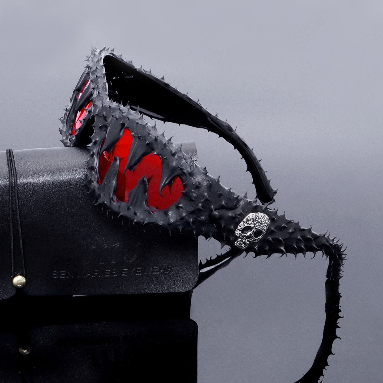 Vinyl Teeth Skull Sunglasses