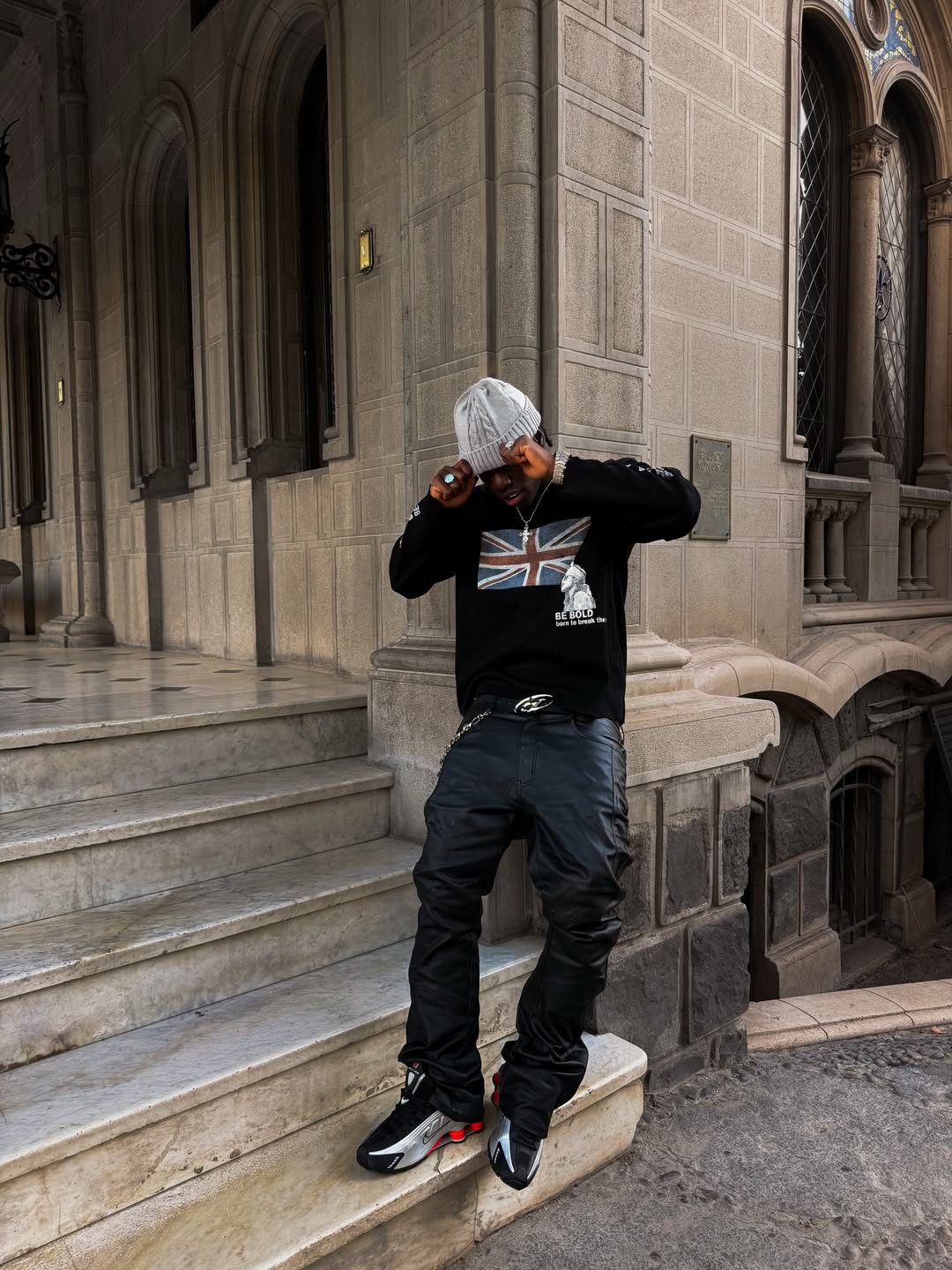 CapCabin Union Graphic Long Sleeve Tee