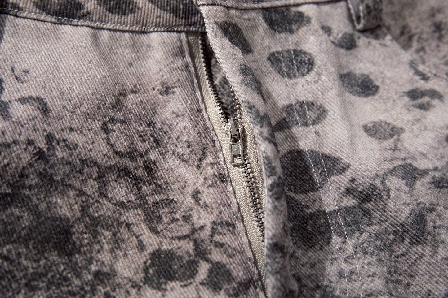 CapCabin “Grunge Cross Washed Denim Shorts”