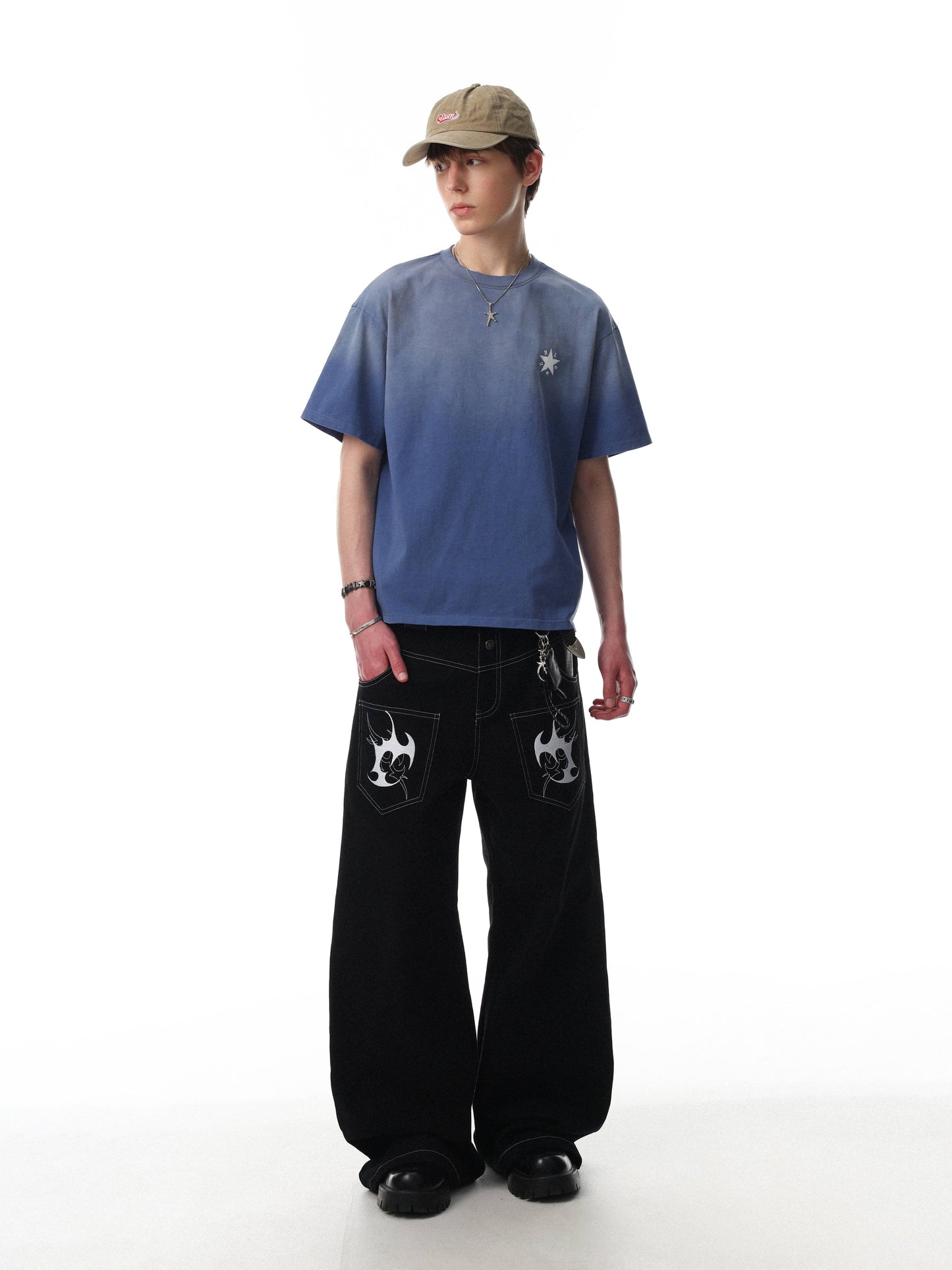 CapCabin “Star Fade Back Graphic Tee”