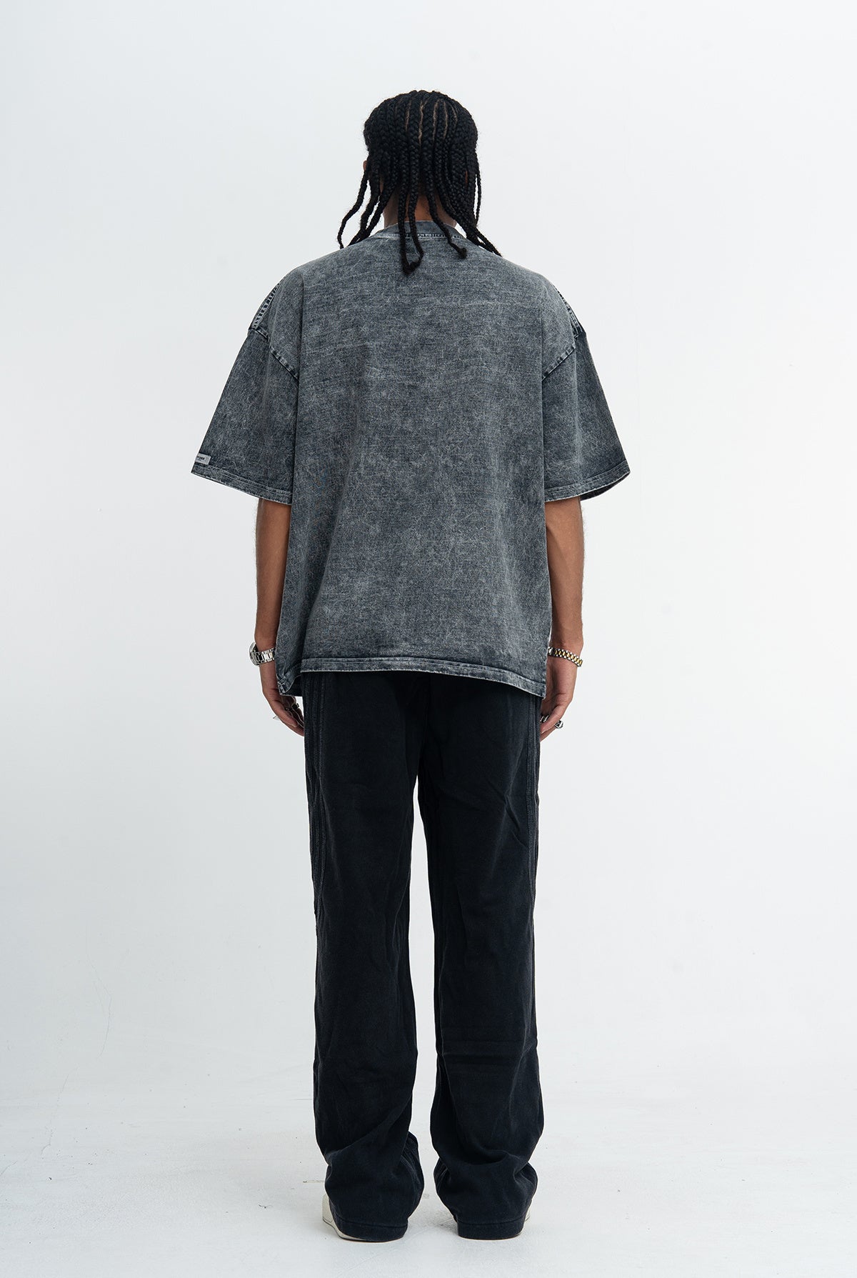 CapCabin “Eyes on the Horizon” Graphic Tee