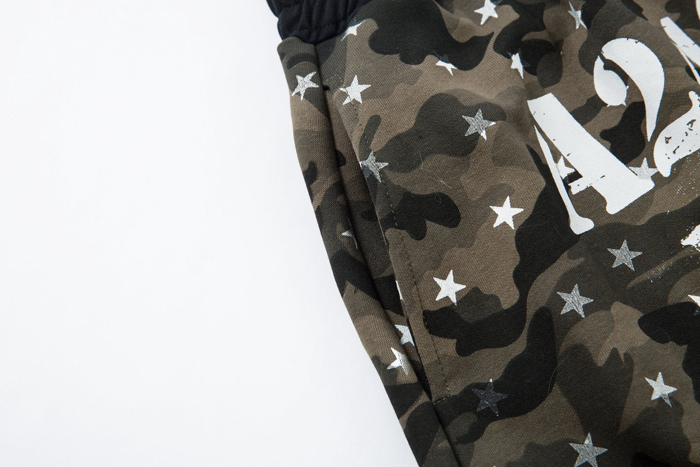 CapCabin Star Camo Wide-Leg Sweatpants