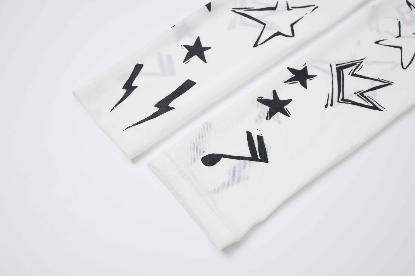 CapCabin Graphic Long Sleeve Top