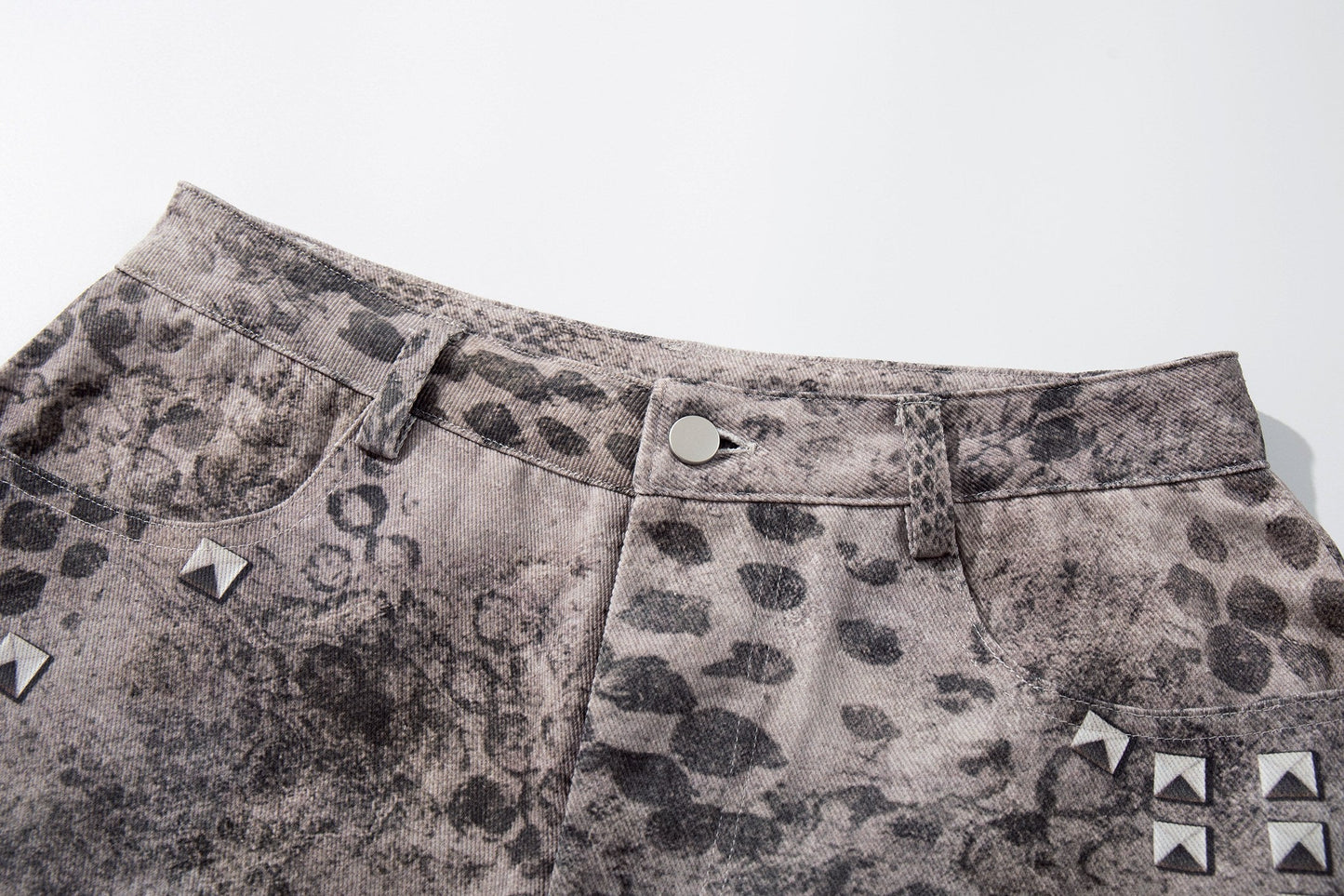 CapCabin “Grunge Cross Washed Denim Shorts”