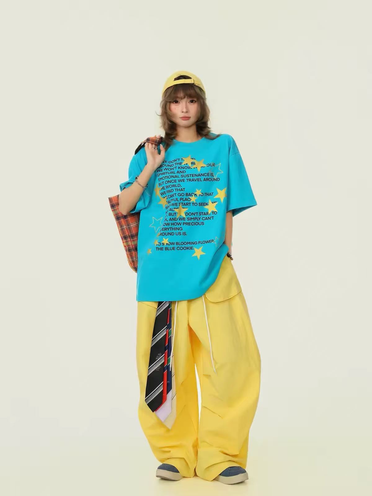 CapCabin Women's Oversized Star Graphic T-Shirt