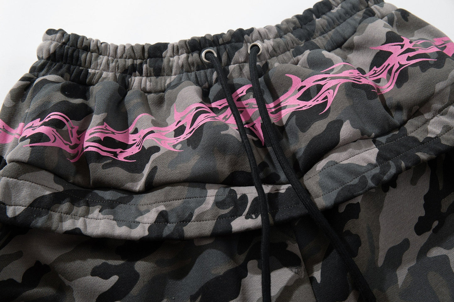 CapCabin “Camo Graffiti Wide-Leg Pants”