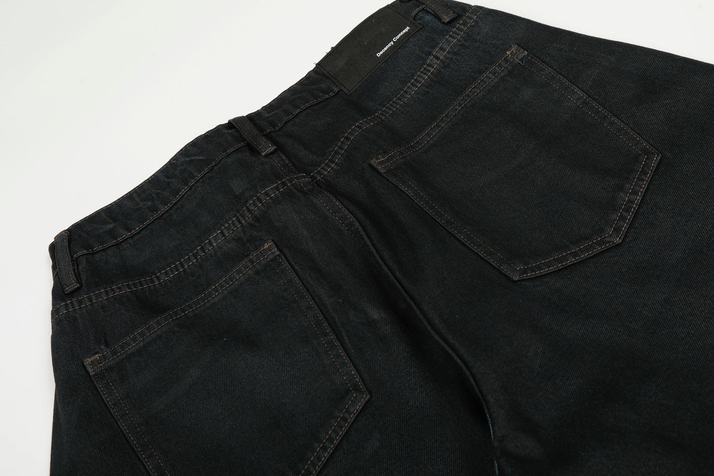 CapCabin Minimal Curved Denim Pants