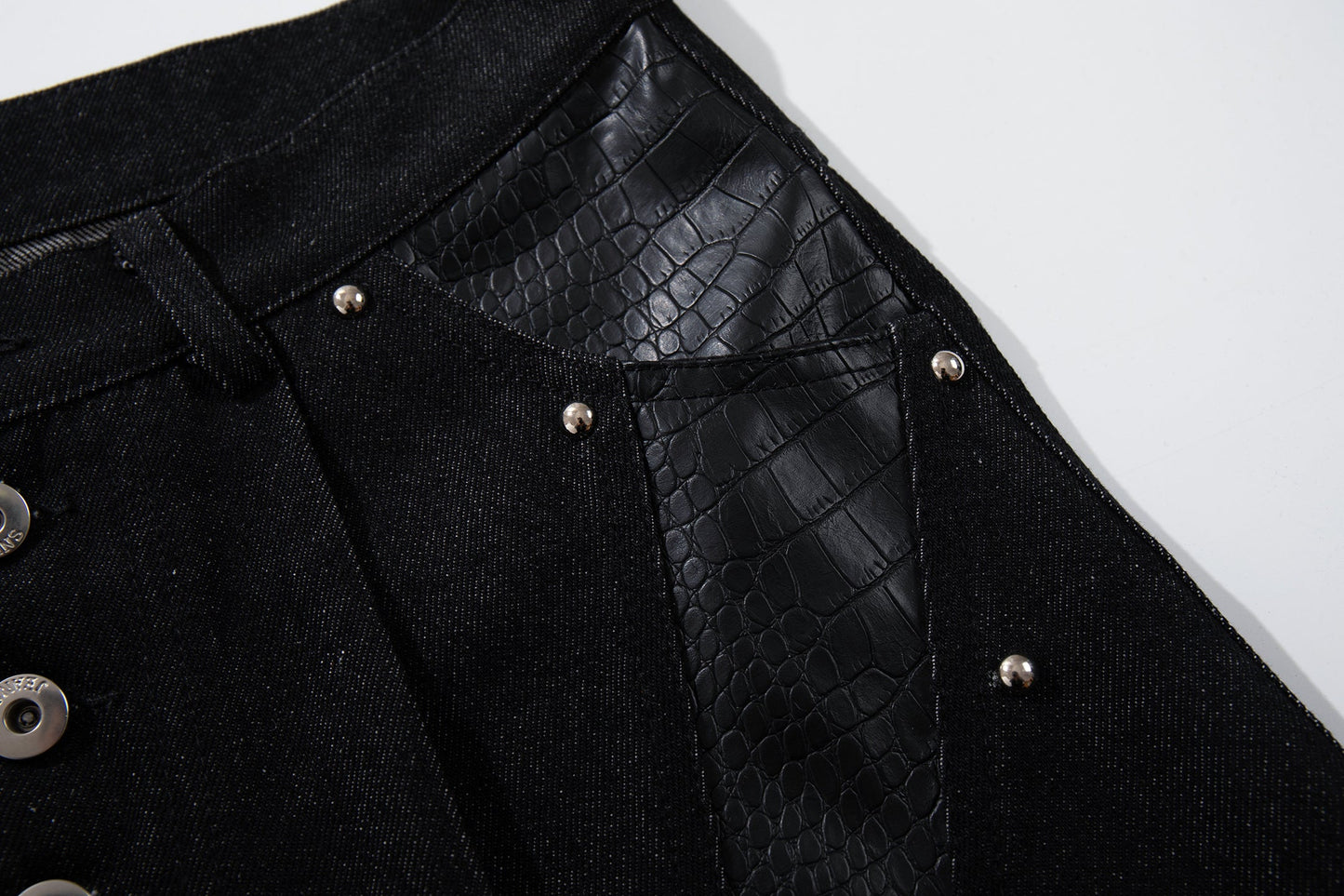 CapCabin Panel-Detail Wide Leg Denim Pants