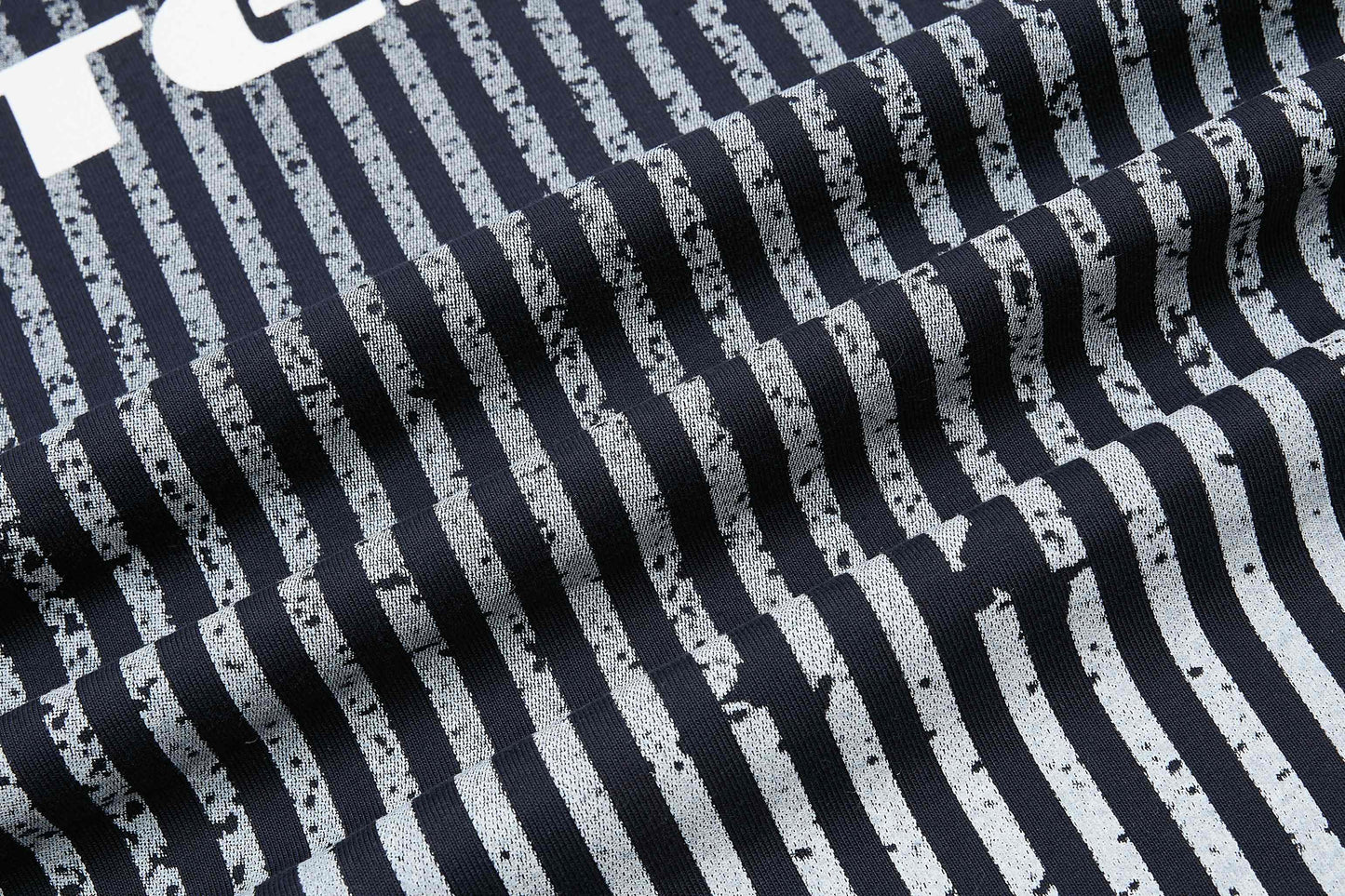 CapCabin “Velocity Line Sport Tee”