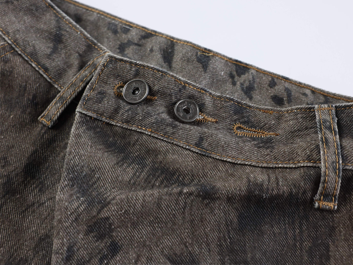 CapCabin “Shadow Predator Balloon Jeans”