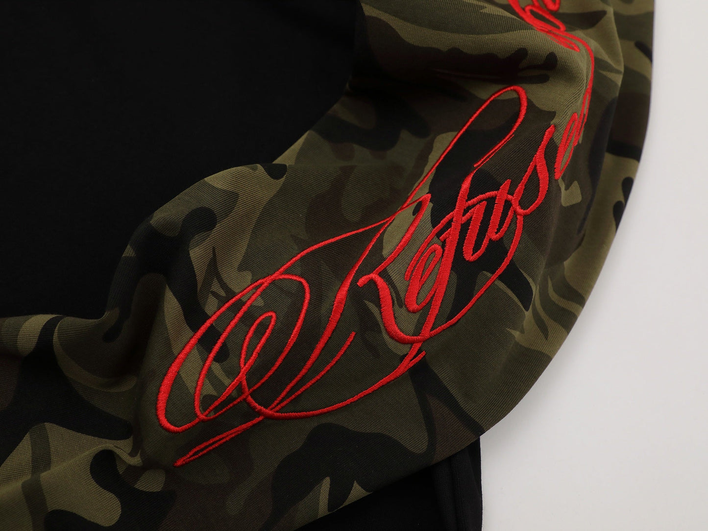 CapCabin Camo Sleeve Raglan Long Sleeve Tee