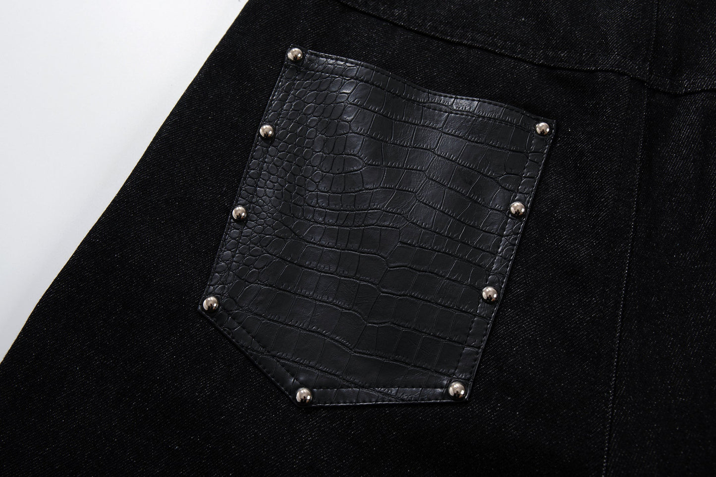 CapCabin Panel-Detail Wide Leg Denim Pants