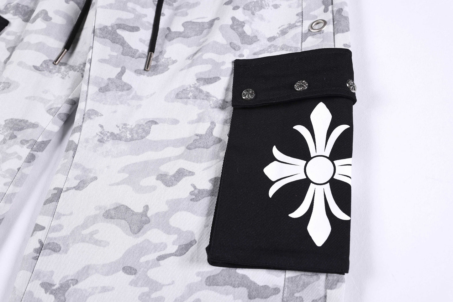 CapCabin Camo Graphic Cargo Pants