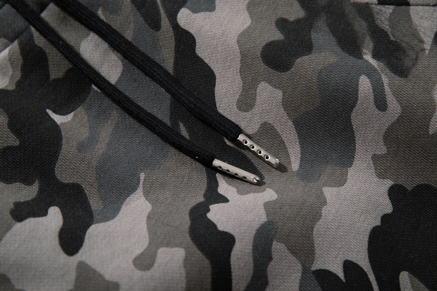 CapCabin “Camo Graffiti Wide-Leg Pants”
