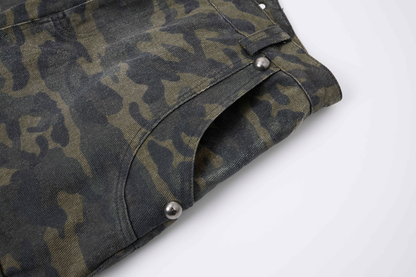 CapCabin Camo Wide-Leg Cargo Pants